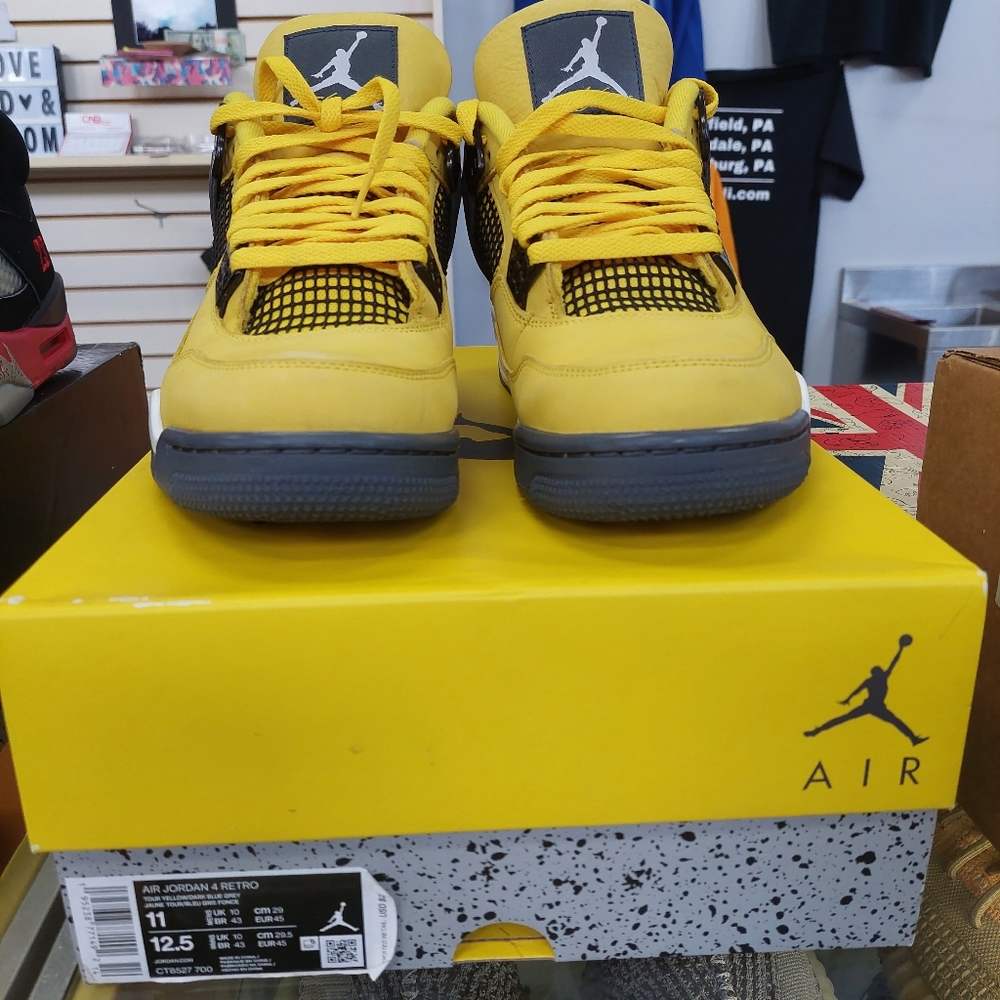 Jordan 4 Retro Lightning